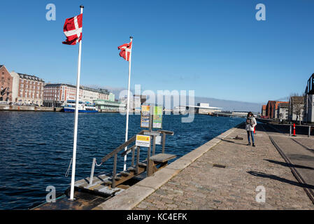 Auf der Seite von Christianshavn Kopenhagener Hafen an der Royal Danish Opera House in Dänemark Stockfoto