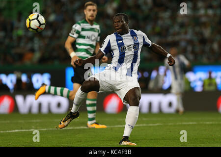 Lissabon, Portugal. 01 Okt, 2017. FC PortoÕs vorwärts Vincent Aboubakar aus Kamerun während der Premier League 2017/18 Match zwischen Sporting CP und FC Porto, in Alvalade Stadion in Lissabon am 1. Oktober 2017. (Foto von Bruno Barros/DPI) Credit: Bruno Barros/Alamy leben Nachrichten Stockfoto