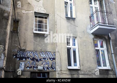 Posen, Großpolen, Polen. 1. Okt 2017. Oktober 1, 2017 - Poznan, Polen - Street Art in der Stadt stellen Werke von vielen Künstlern. Im Bild: Arbeit der Kenor. Credit: Dawid Tatarkiewicz/ZUMA Draht/Alamy leben Nachrichten Stockfoto