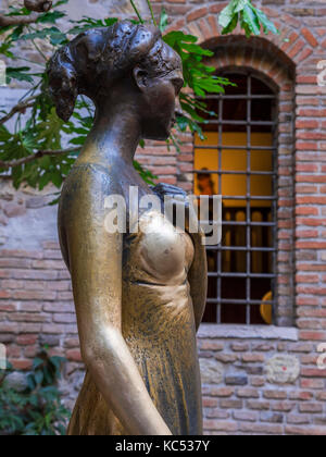 Statue der Julia, Casa di Giulietta oder das Haus der Julia, Provinz Verona, Venetien, Italien, Europa Stockfoto