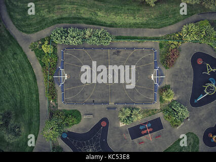 Luftaufnahme eines Basketballplatz von direkt oben Stockfoto