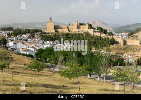 Altstadt mit Festung Alcazaba, Antequera, Provinz Malaga, Andalusien, Spanien Stockfoto