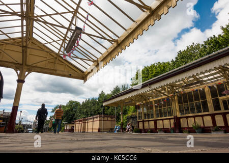 Bahnsteig an der Bolton Street Station, begraben auf dem East Lancashire Eisenbahn Stockfoto