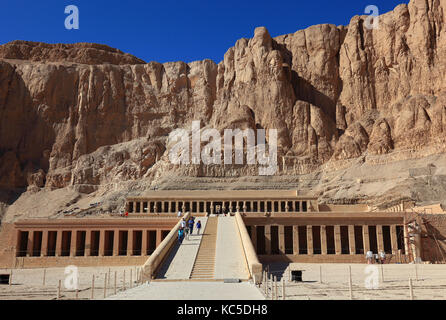 Deir el-Bahari oder Dayr al-Bahri, der Totentempel der Hatschepsut, Ägypten Stockfoto