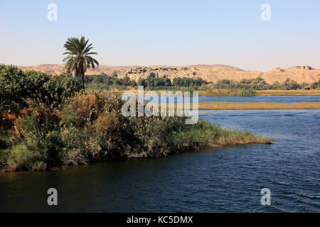 Landschaft entlang des Nil zwischen Luxor und Esna, Afrika, Oberägypten Stockfoto