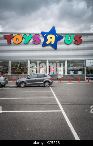 Der Toys R US Stier-brücke Industrial Estate Store auf Hayes Road, Hayes UB2 5LN Stockfoto