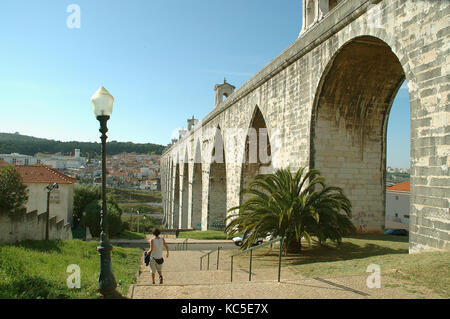 Das 18. Jahrhundert Aquädukt (Aqueduto Das Aguas Livres) Portugal in Lissabon. Stockfoto