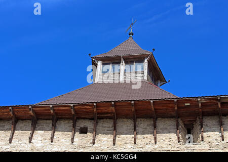 Ansicht von oben der Turm von medzhybizh Schloss, Ukraine. medzhybizh Burg, die als Bollwerk gegen die osmanische Expansion in den 1540s Stockfoto