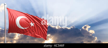 Türkei wehende Flagge auf blauen Himmel. 3D-Darstellung Stockfoto