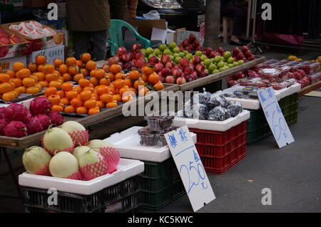 Frisches Obst ist für Verkauf in Taipei, Taiwan Stockfoto