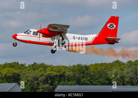 Die Tiger Fallschirm display Team beweisen in der 2017 dunsfold Air Show. Stockfoto