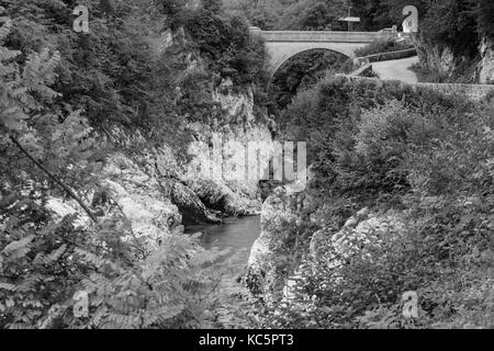 Isonzo Fluss. Schwarz und Weiß. Stockfoto