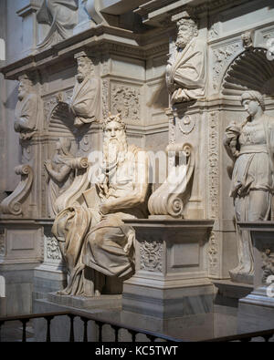 Rom. Italien. Skulptur von Michelangelo auf dem Grab von Papst Julius II., Basilica di San Pietro in Vincoli. Mose Skulptur (Ca. 1513-1516) durch Stockfoto