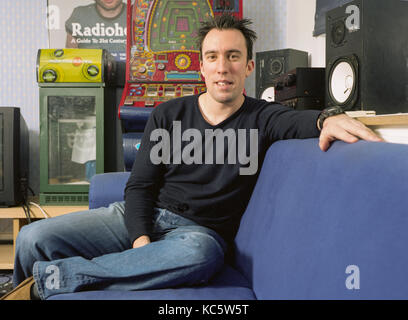 Christian O'Connell Radio DJ und Schauspieler und Autor, an der XFM-Büro in London, England, Vereinigtes Königreich fotografiert. Stockfoto