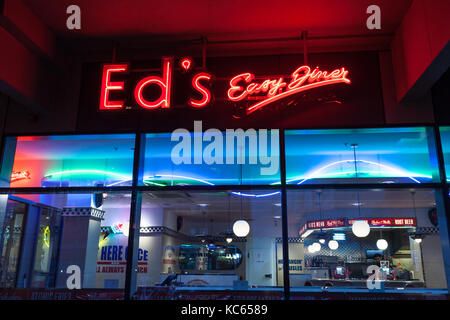 Außen Leuchtreklamen für Ed ist einfach, Diner, Birmingham, Großbritannien Stockfoto