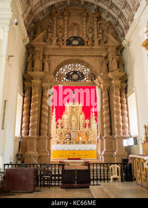 Altar der Basilika Bom Jesus, Old Goa Stockfoto
