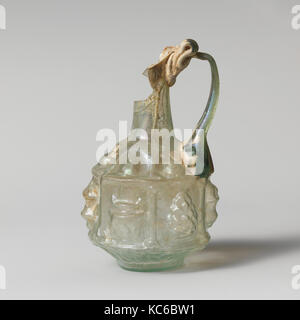 Glaskanne, frühen Kaiserzeit, Julio-Claudian, 1. Hälfte des 1. Jh. N.CHR., Römische, Glas; in Formen geblasen, H.: 3 3/4 x 2 1/2 x 1 1/8 in. Stockfoto