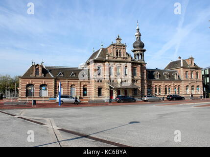 Forner 19. Jahrhundert historischen Hauptbahnhof Gebäude in Delft, Südholland, Niederlande. Stockfoto