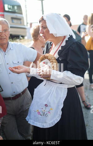 Typische italienische Folklore Frauen feiern Jungfrau Maria August Urlaub. Santo Stefano. cammino dei Briganti. Der Spaziergang der Briganten. Italien. Stockfoto