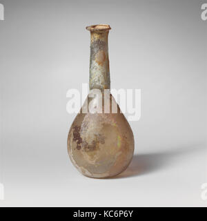 Glas Parfüm Flasche, Anfang bis Mitte Imperial, 1.-2. Jahrhundert n. Chr., Römische, Glas, Gesamt: 4 1/8 in. (10,5 cm), Glas, durchscheinend Stockfoto