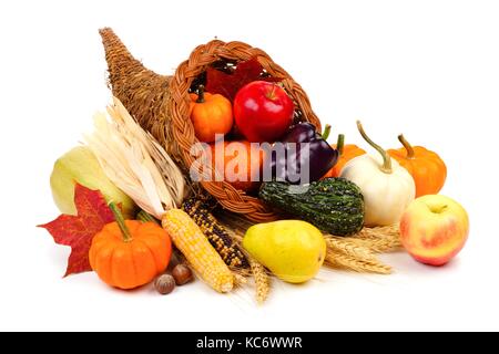 Danksagung Füllhorn mit Obst und Gemüse auf einem weißen Hintergrund gefüllt Stockfoto