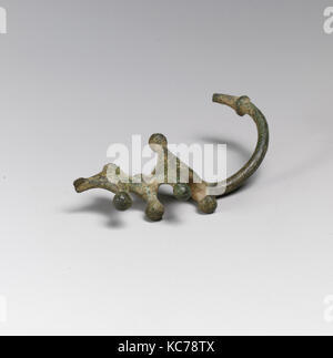 Wadenbein, serpentine Typ, Bronze, Andere: 2 5/8 in. (6.7 cm), Bronzen Stockfoto