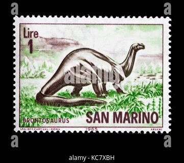 Briefmarke aus San Marino Darstellung eines Brontosaurus. Stockfoto