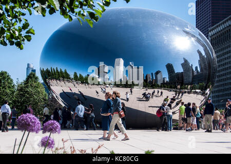 Die Bean Cloud Gate Skulptur im Zentrum von Chicago USA Stockfoto