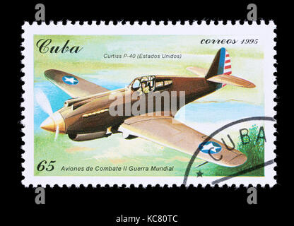 Ppstage Stempel aus Kuba Darstellung einer Curtiss P-40 Flugzeug aus dem zweiten Weltkrieg. Stockfoto