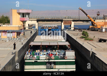 Eingang zum Schiff Schloss in Luxor am Nil, Oberägypten Stockfoto