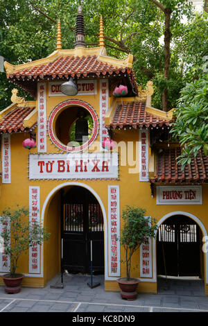 HANOI, VIETNAM, Oktobre 23, 2016 : die Pagode der Botschafter oder der Quan Su Tempel ist ein buddhistischer Tempel in Hanoi. Hanoi ist die Hauptstadt von Vietnam und dem Land Stockfoto