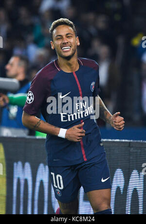 Parc des Princes, Paris, Frankreich, 27.9.2017, UEFA Champions League Saison 2017/18, Gruppenphase Spieltag 2, Paris Saint-Germain gegen FC Bayern München (MŸnchen) 3:0 -------- Neymar (Paris) lacht Stockfoto