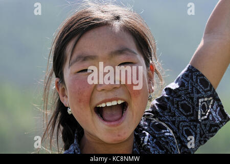 BAT-ULZII, Mongolei, 14. Juli 2013: Mongolische Kind. Fast die Hälfte der Menschen leben in der Hauptstadt, sondern semi-nomadischen Leben immer noch vorherrscht Im c Stockfoto