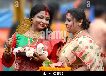 Bengali berühmten Ritual Sindoor Khela von Durga Puja Festival. Stockfoto