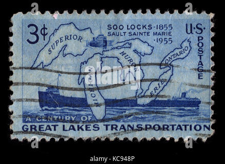 Usa - ca. 1955: einen Stempel in den usa zeigt ein Bild der zu dem Jahrhundert der großen Seen Transport ca. 1955 gewidmet. Stockfoto