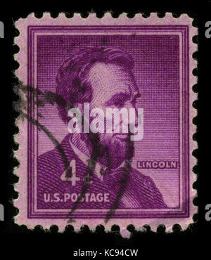 USA – UM 1930: Eine in den USA gedruckte Briefmarke zeigt ein Bildporträt Abraham Lincoln (12. Februar 1809 – 15. April 1865), das als 16. Präsident der USA diente Stockfoto