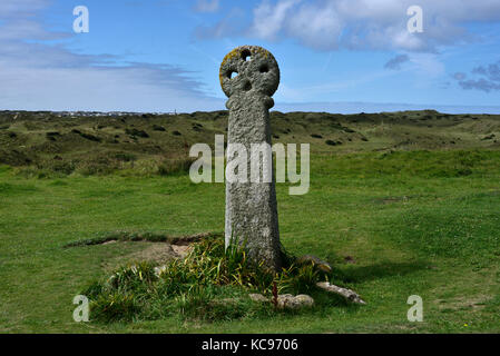 Alte Kreuz in der Nähe der Kirche St. Piran, Perranporth Cornwall Stockfoto