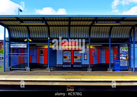 Sunderland Stadium of Light Tyne und tragen Red and White Metro Station Stockfoto