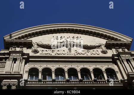 BUENOS AIRES, ARGENTINIEN, 5. JANUAR 2014 : Galerías Pacífico Einkaufszentrum in der Florida Street. Das Beaux Arts-Gebäude wurde entworfen und dem nachempfunden Stockfoto