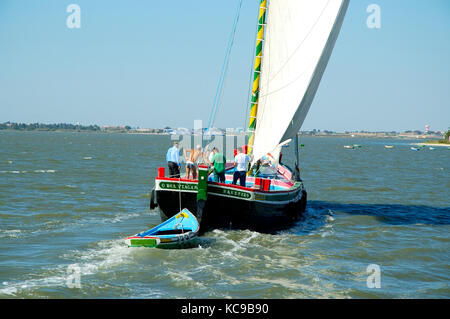 Traditionelles Segeln im Fluss Tejo. Portugal Stockfoto