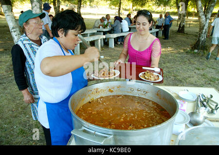 Traditionelle Gerichte von Trás-os-Montes (Feijoada à transmontana). Montalegre, Portugal Stockfoto