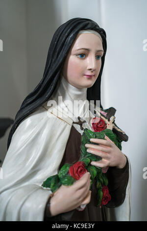 Statue der Maria in der Pfarrkirche von St. Georgen. Stockfoto
