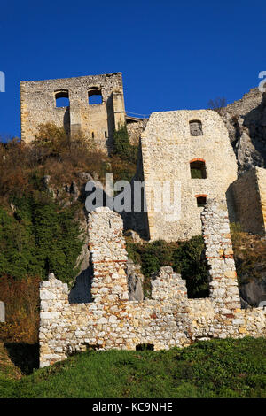 Überreste der alten Festung auf kalnik Gebirge, Kroatien Stockfoto