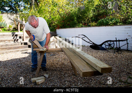 Reparieren und das Decken des Daches am Pflug Pub, Church Street, West hanney, Wantage, Oxfordshire, Großbritannien Stockfoto