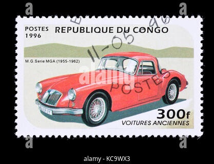 Briefmarke aus der Volksrepublik Kongo Darstellung am MG-Serie MGA klassisches Automobil. Stockfoto
