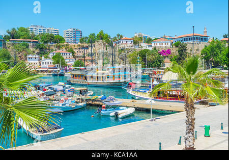 Die alten Jachthafen von Kaleici ist iconic Ziel im Resort, es bietet viele touristische Sehenswürdigkeiten und reizvolle Orte, Antalya, Türkei. Stockfoto