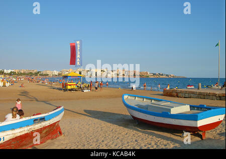 Bunte Fischerboote auf Anzeige in Salou, Spanien Stockfoto