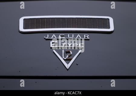 Augsburg, Deutschland - 1. Oktober 2017: Jaguar E-Type Oldtimer bei der Fuggerstadt Classic 2017 Oldtimer Rallye am 1. Oktober 2017 in Augsburg Stockfoto