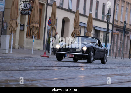 Augsburg, Deutschland - Oktober 1, 2017: 1957 BMW 507 Oldtimer Auto an der fuggerstadt Classic 2017 Oldtimer Rallye am 1. Oktober 2017 in Augsburg, Deutschland Stockfoto