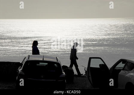 Isle of Portland, Großbritannien. 3. Okt 2017. UK Wetter. Die Sonne schimmerte auf dem Meer an der Portland Bill wie Menschen ihre Hunde ging, nach schweren nächtlichen Regen Credit: stuart Hartmut Ost/Alamy leben Nachrichten Stockfoto